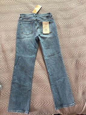 Women's Straight Leg Risen Jeans
